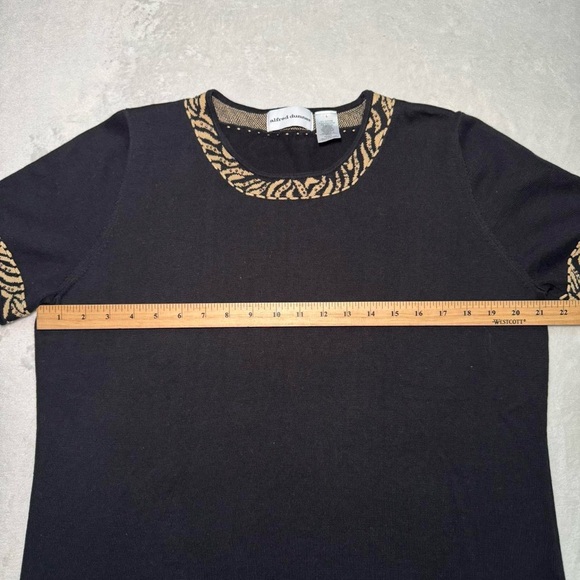Vintage 90s Black T-Shirt with Leopard Print Accents - Picture 5 of 6